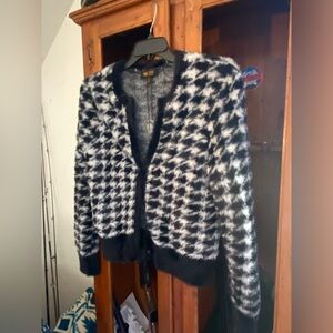Black & white patterned soft eyelash cardigan size large